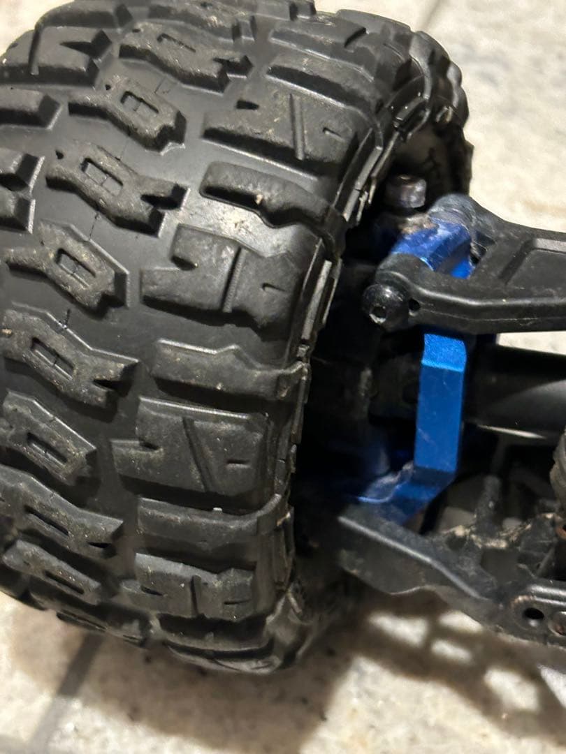 トラクサス　traxxas maxx モンスタートラック　ラジコン　プロライン