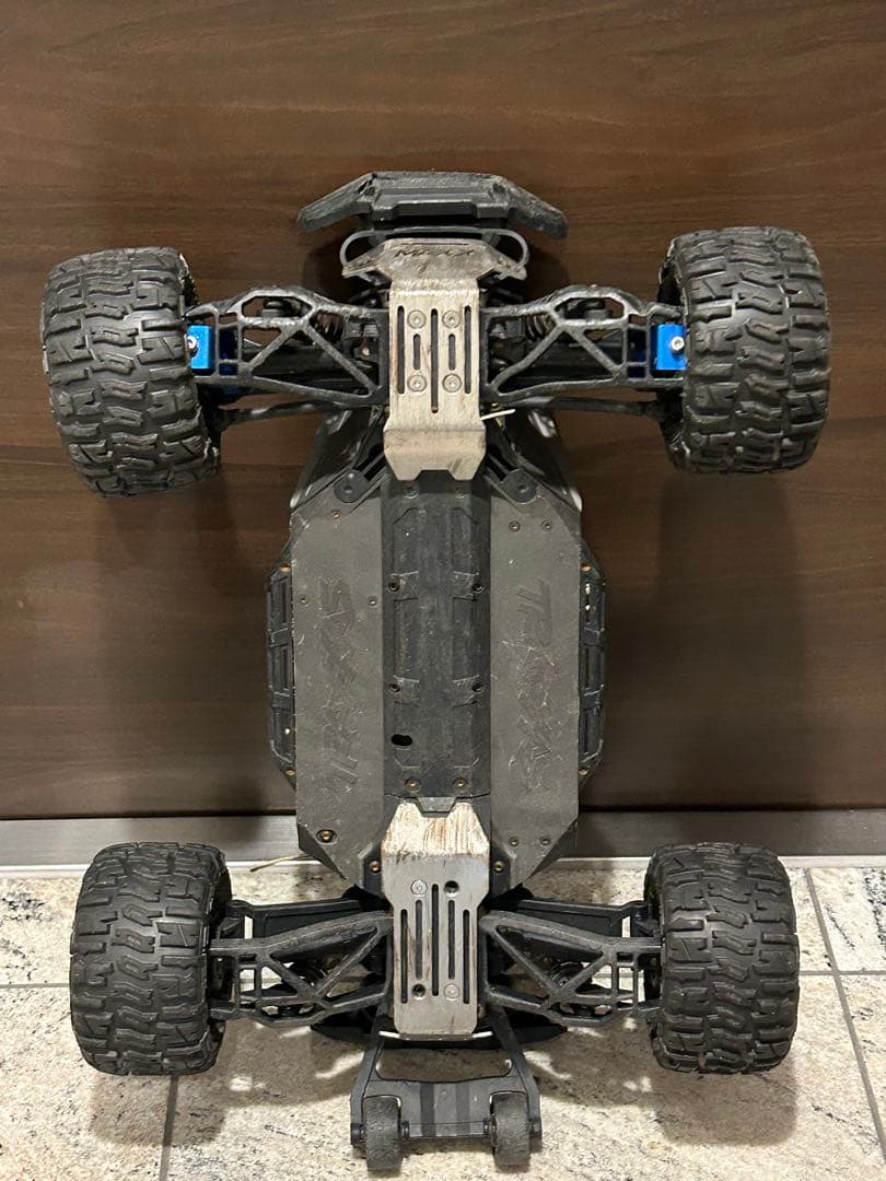 トラクサス　traxxas maxx モンスタートラック　ラジコン　プロライン