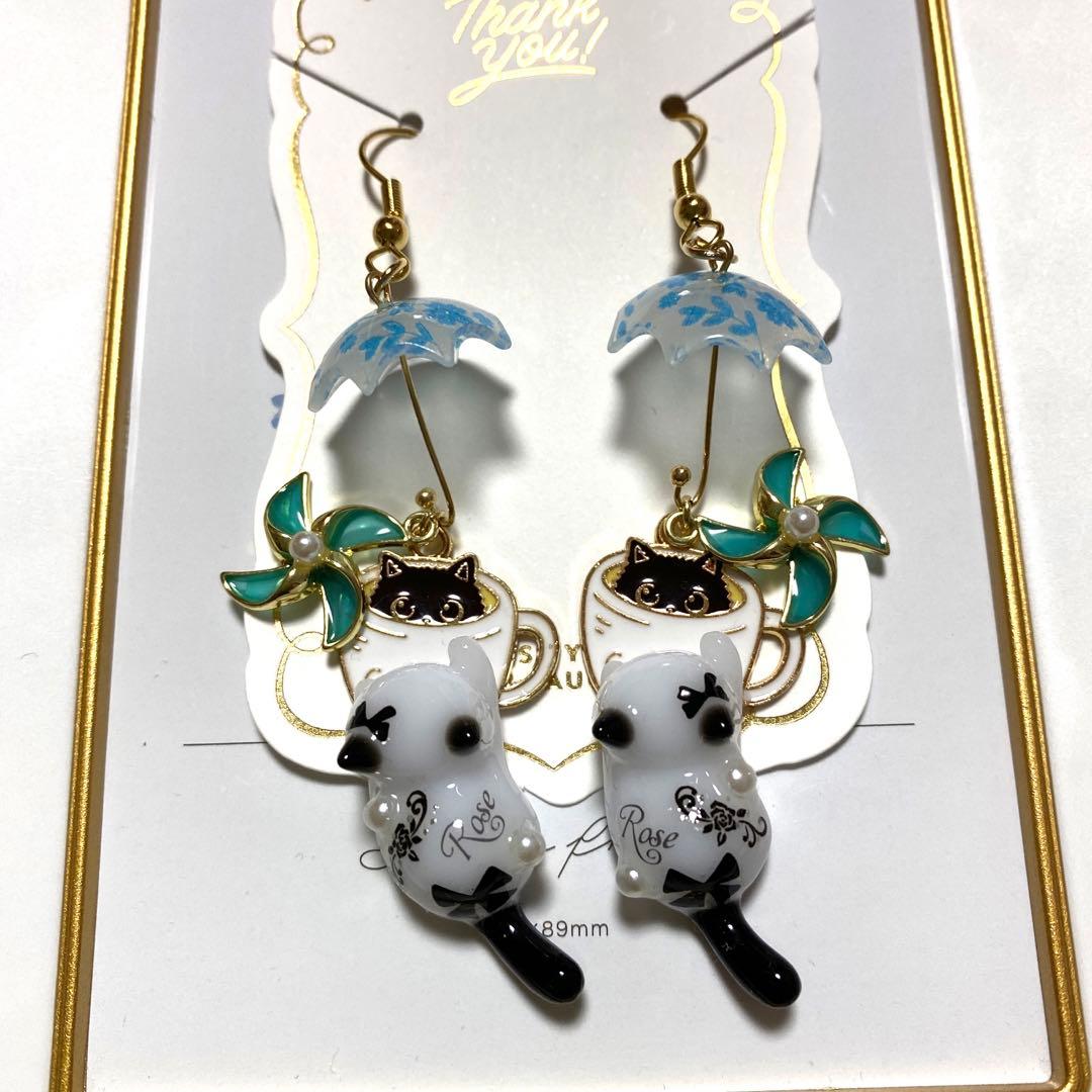 ☆風車とモノトーン猫ちゃんピアス☆