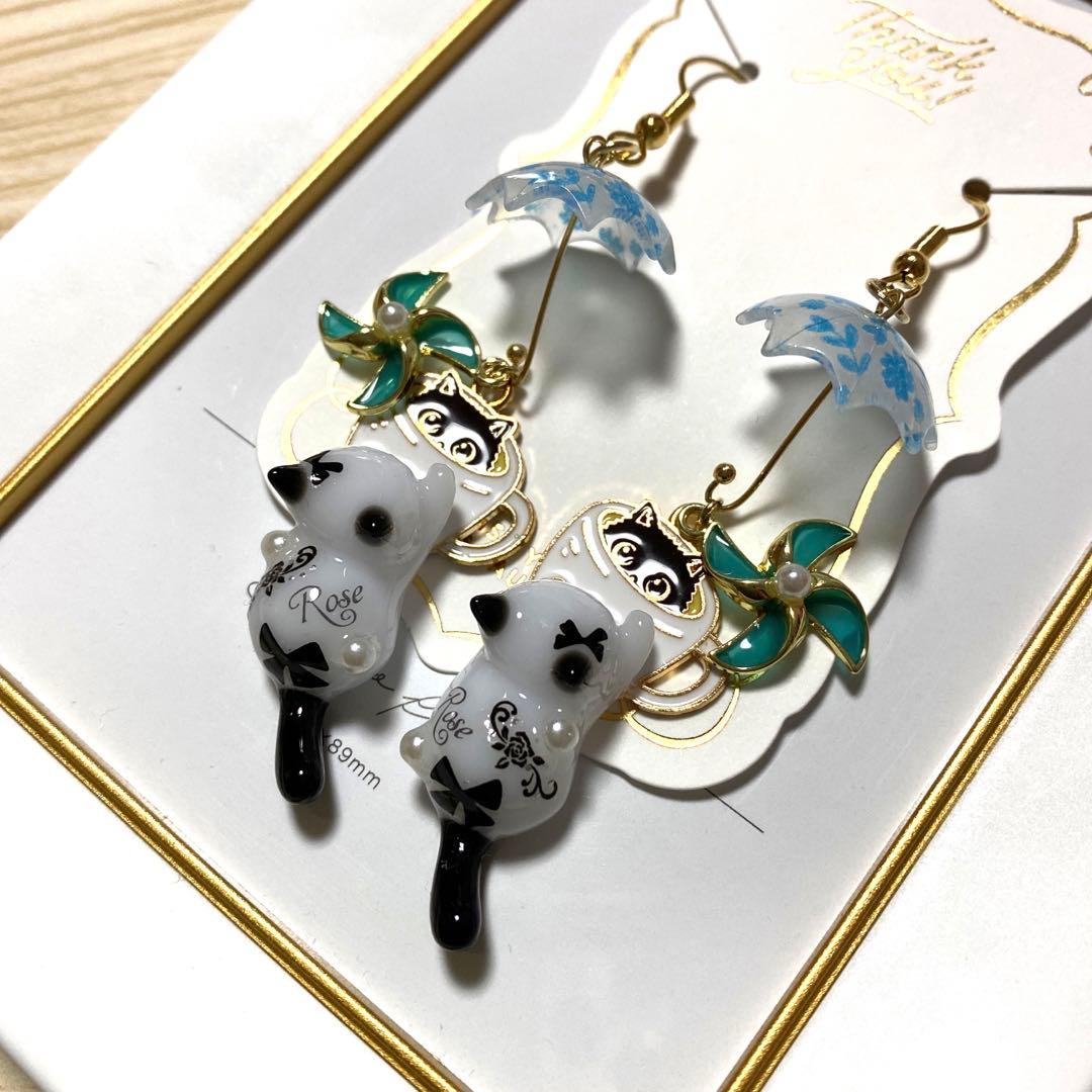 ☆風車とモノトーン猫ちゃんピアス☆