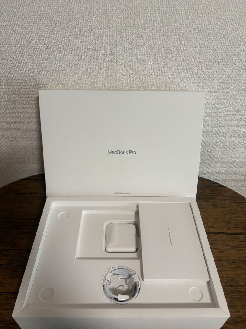 MacBookPro 14インチ M4 16GB/SSD512GB 整備済製品