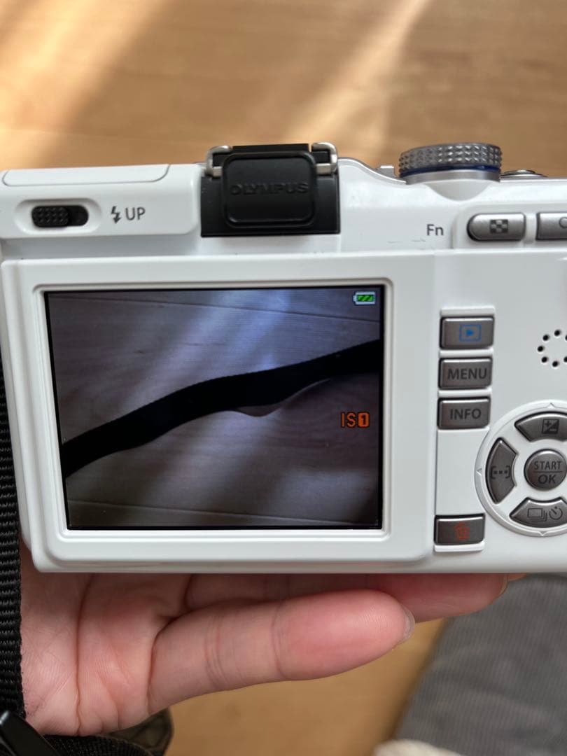 OLYMPUS E-PL1 ホワイト レンズ3本付き