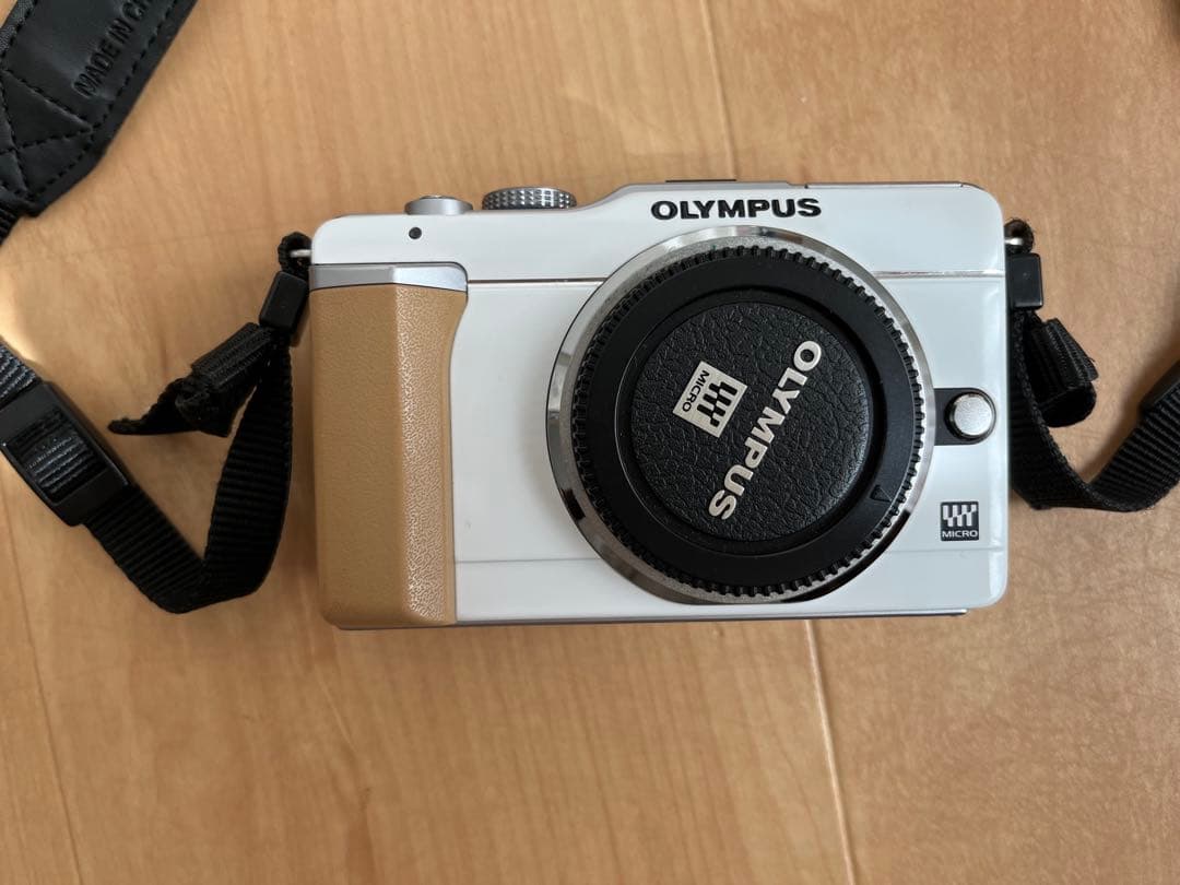 OLYMPUS E-PL1 ホワイト レンズ3本付き