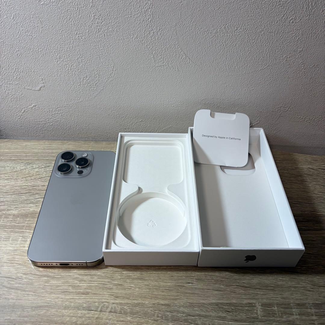 Apple iPhone15Pro ナチュラルチタニウム256GB【即購入OK】