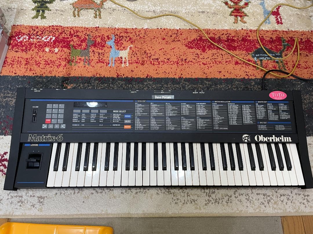 Oberheim M-6 シンセサイザー
