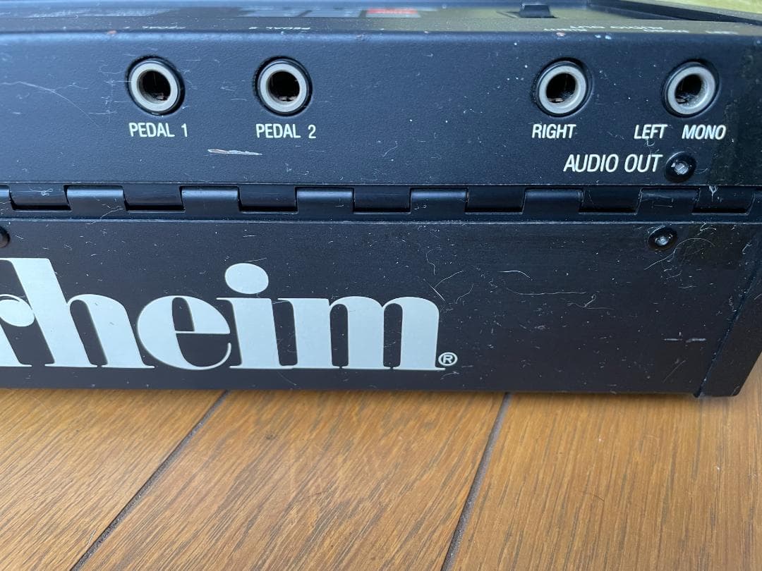Oberheim M-6 シンセサイザー