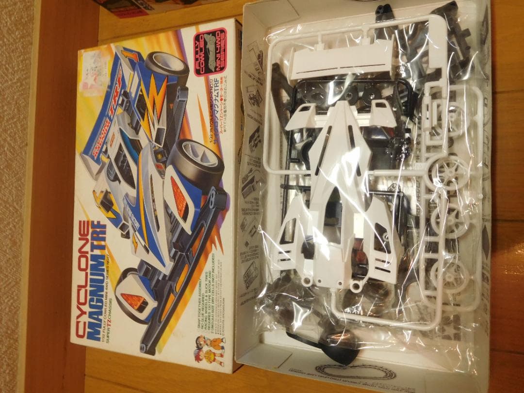 ミニ四駆　 キット２台、パーツセットまとめ売り