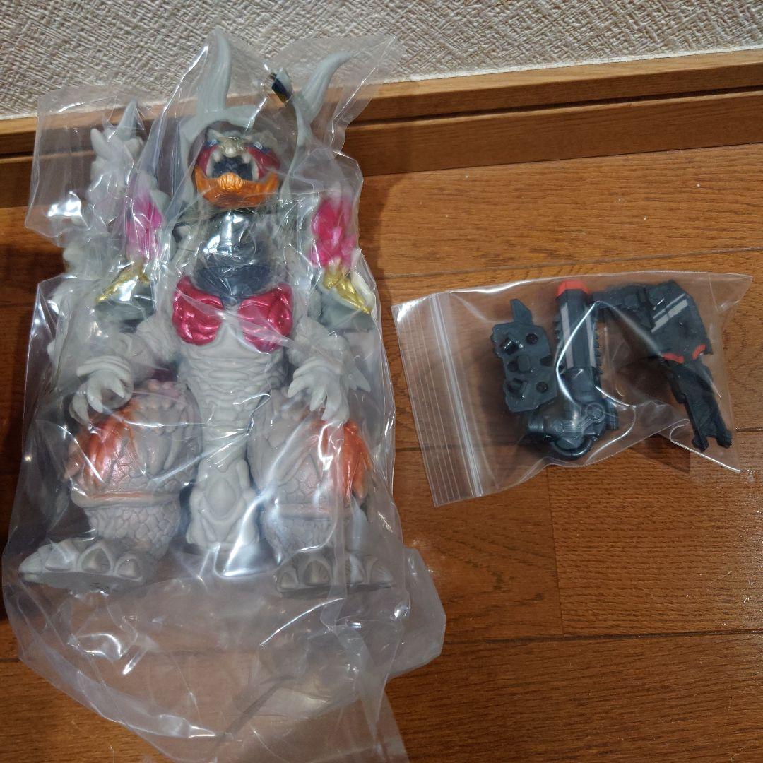 ２体セット　DXアースガロン＆ウルトラ怪獣アドバンス　ニジカガチ