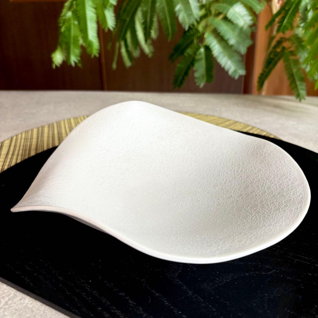 有田焼　白泡化粧　変形鉢 2つ　カービィ鉢　ボウル　深鉢　オシャレ　和食器　作家