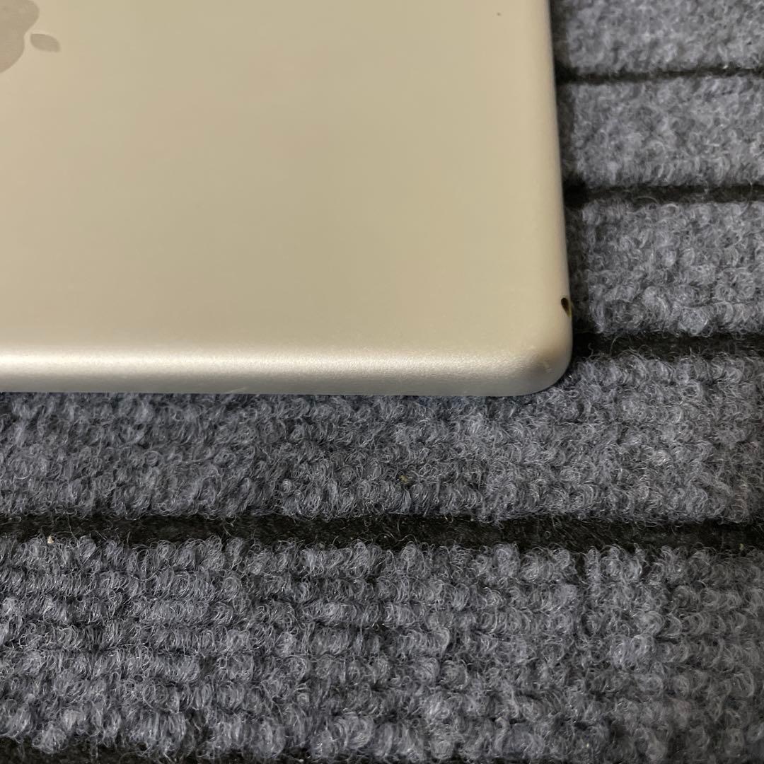 4 iPad 7世代 128GB Wi-Fi シルバー