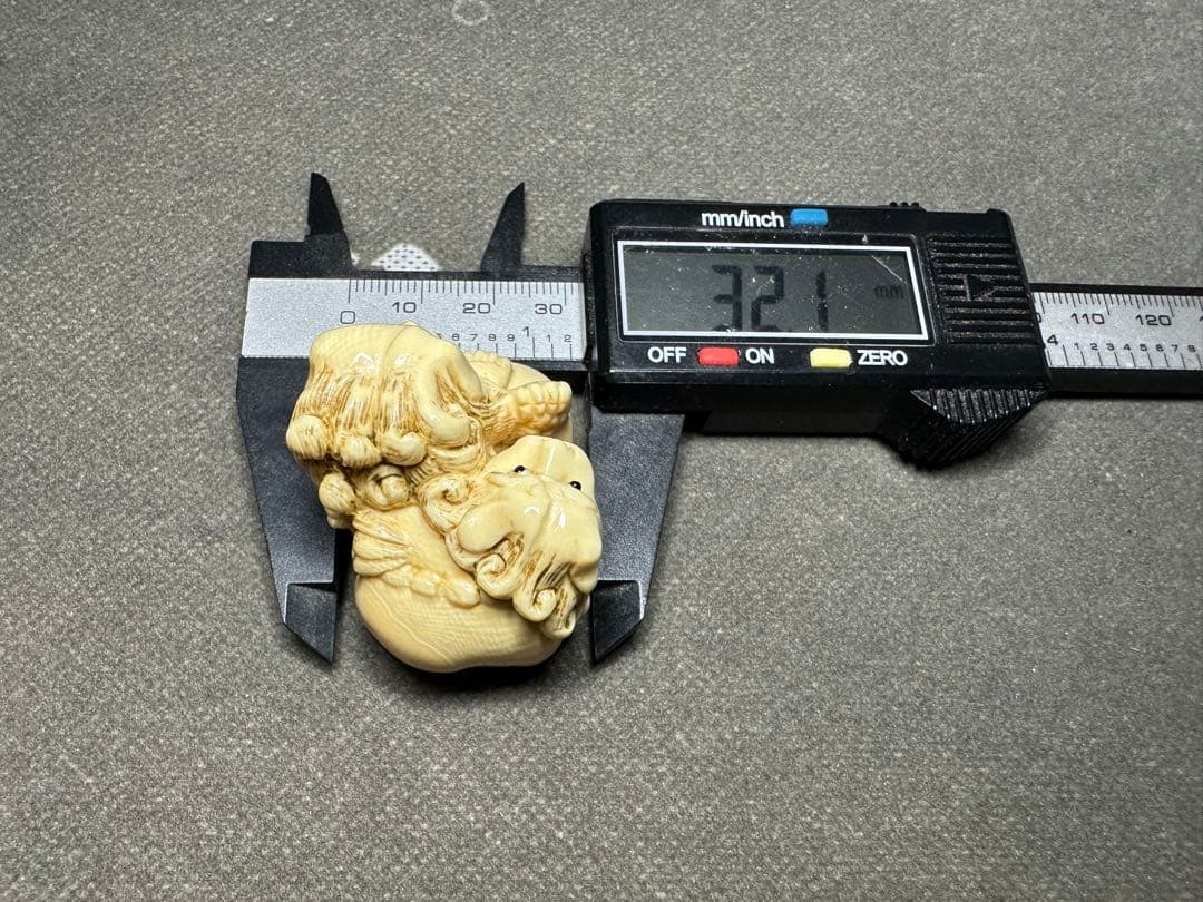 極上　根付　印籠　天然素材　アンティーク　骨董　飾り物　古美術品　 置物細密細工