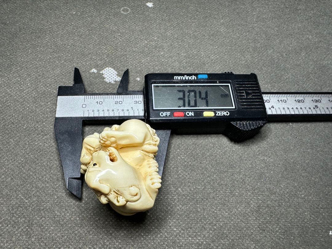 極上　根付　印籠　天然素材　アンティーク　骨董　飾り物　古美術品　 置物細密細工