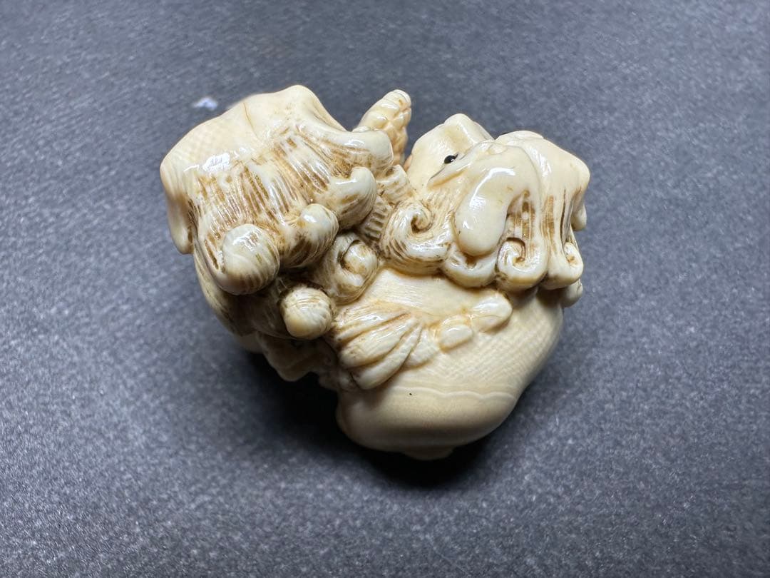 極上　根付　印籠　天然素材　アンティーク　骨董　飾り物　古美術品　 置物細密細工