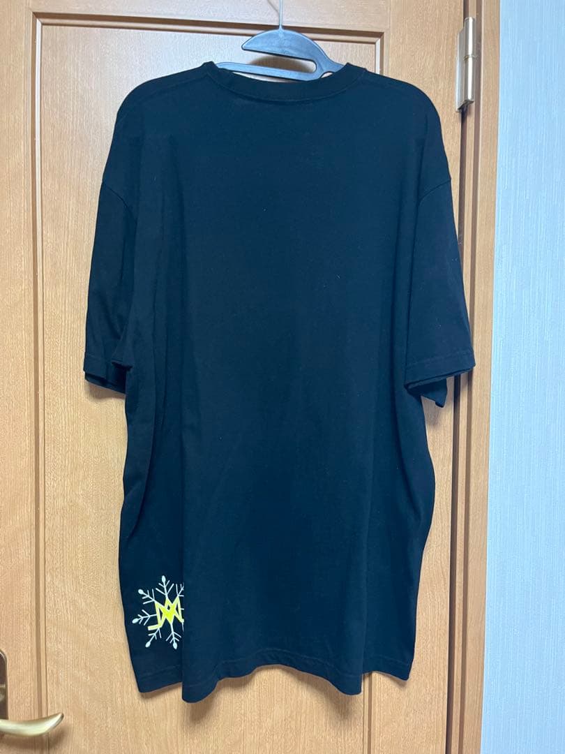 新田真剣佑　グッズ　シャツ
