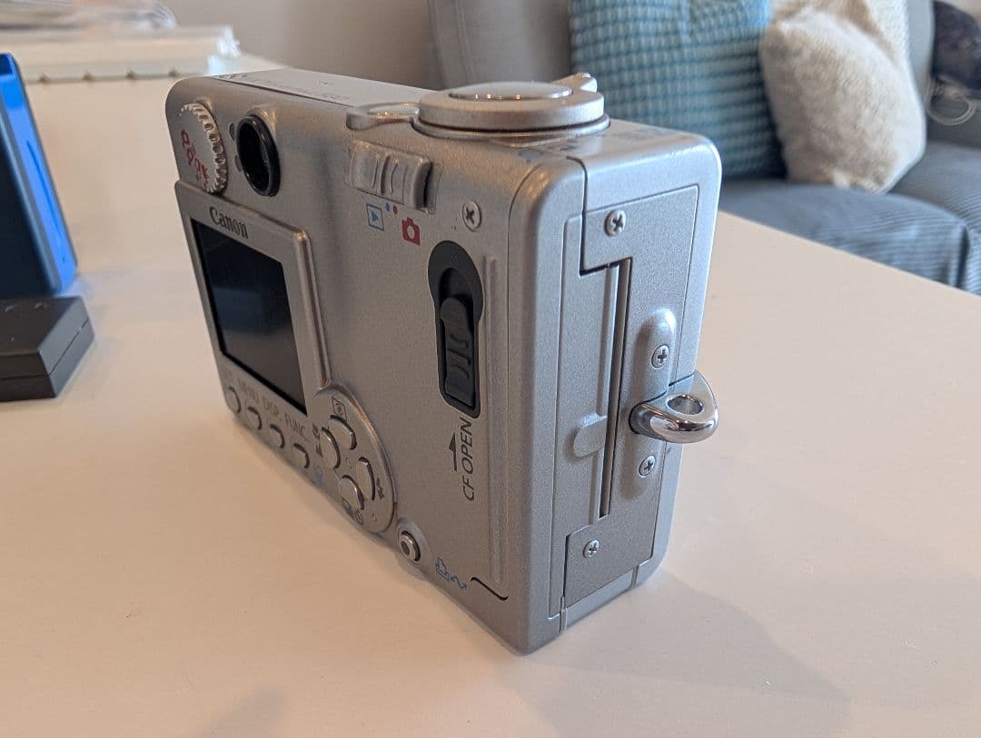 CanonデジタルカメラIXY500