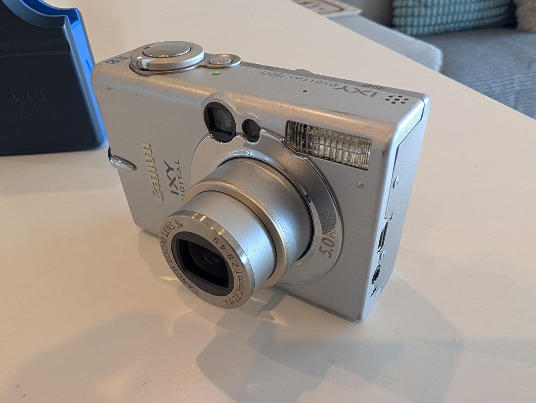 CanonデジタルカメラIXY500