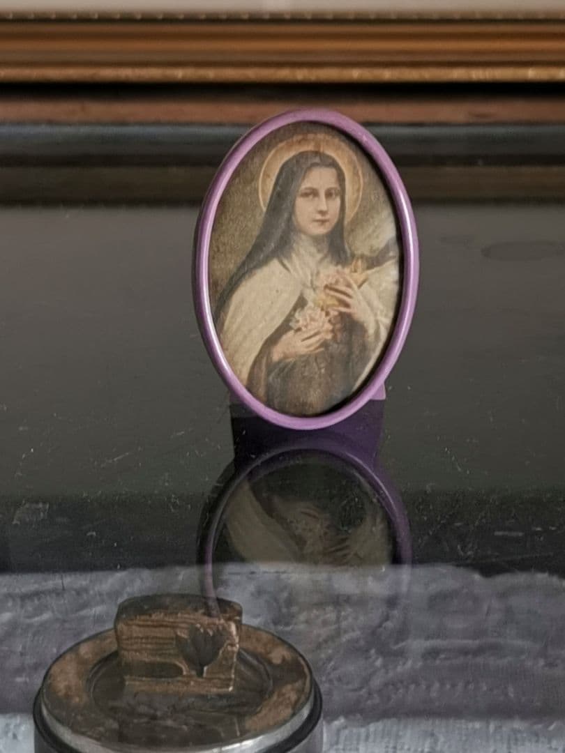 アンティーク リジューの聖テレーズ 軽いフォトスタンド＆唐草紋様 結婚記念カード