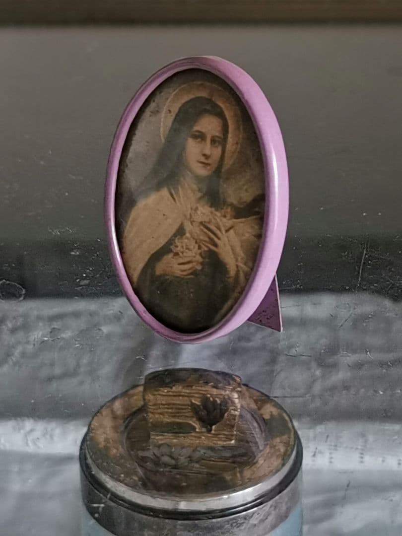 アンティーク リジューの聖テレーズ 軽いフォトスタンド＆唐草紋様 結婚記念カード