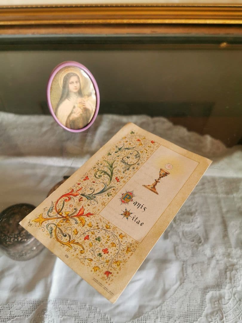 アンティーク リジューの聖テレーズ 軽いフォトスタンド＆唐草紋様 結婚記念カード