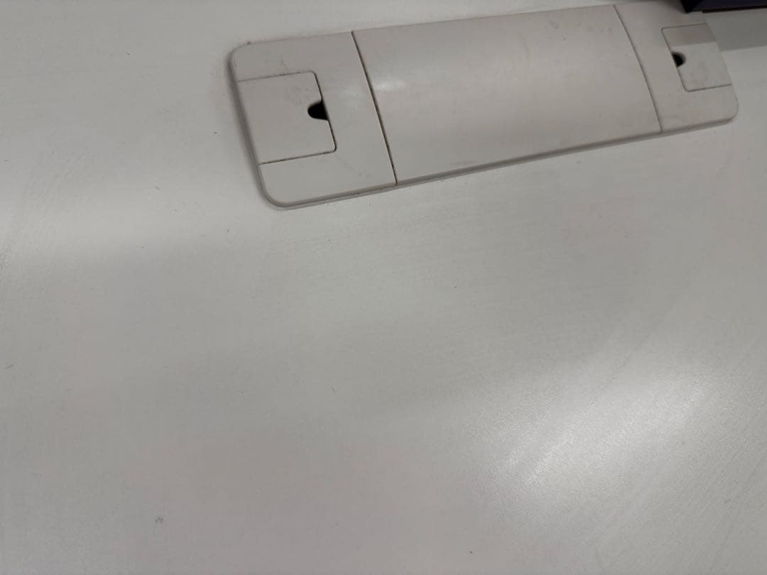 高級品質新古品稲葉オフィスデスク勉強机モダンホワイトコード穴付パソコン鍵2個付