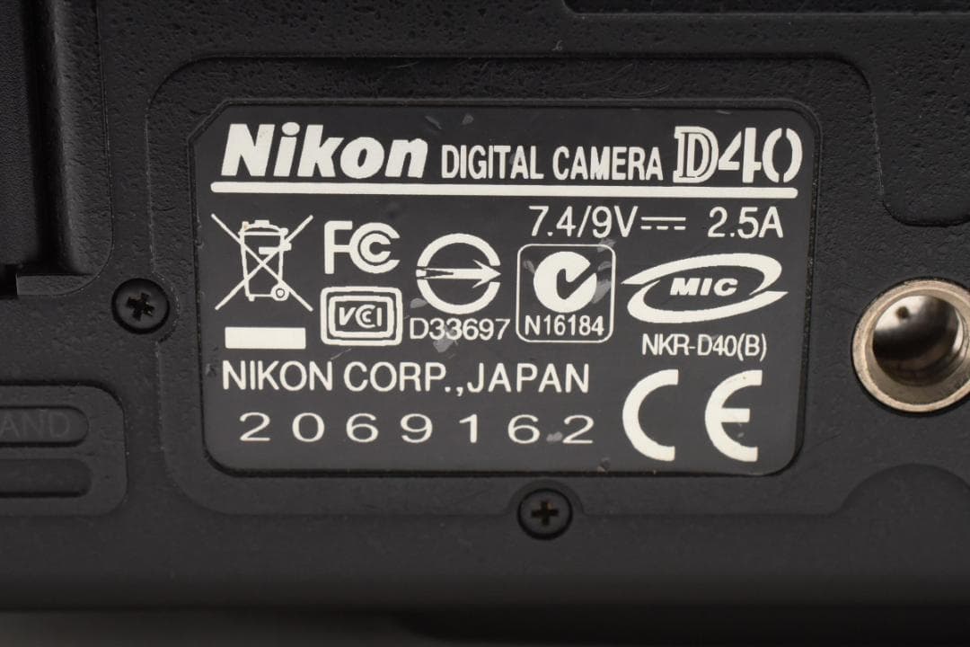 美品 NIKON ニコン D40 デジタル ボディ M574