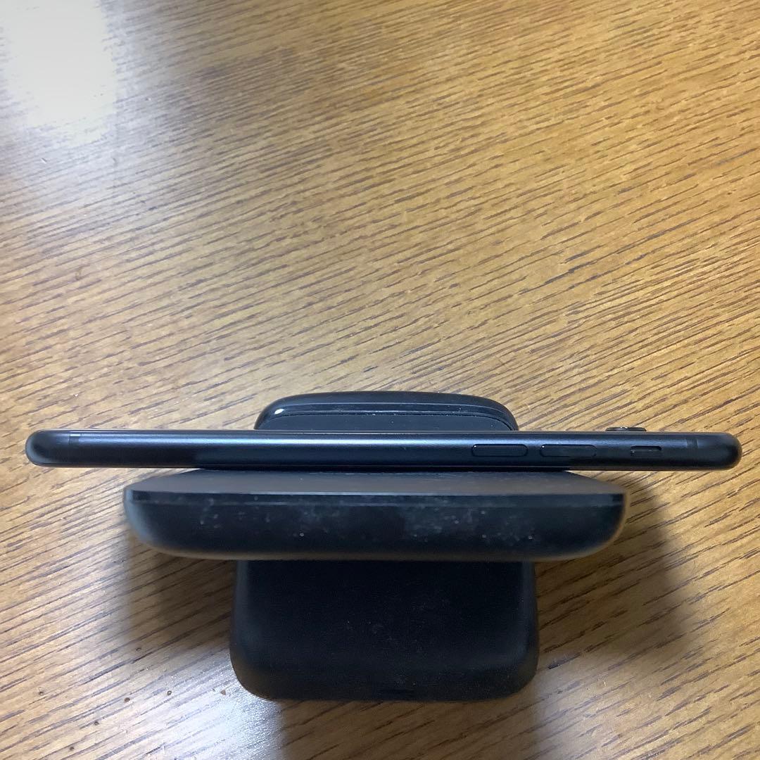 ①iPhone SE2 128GB スペースグレイ