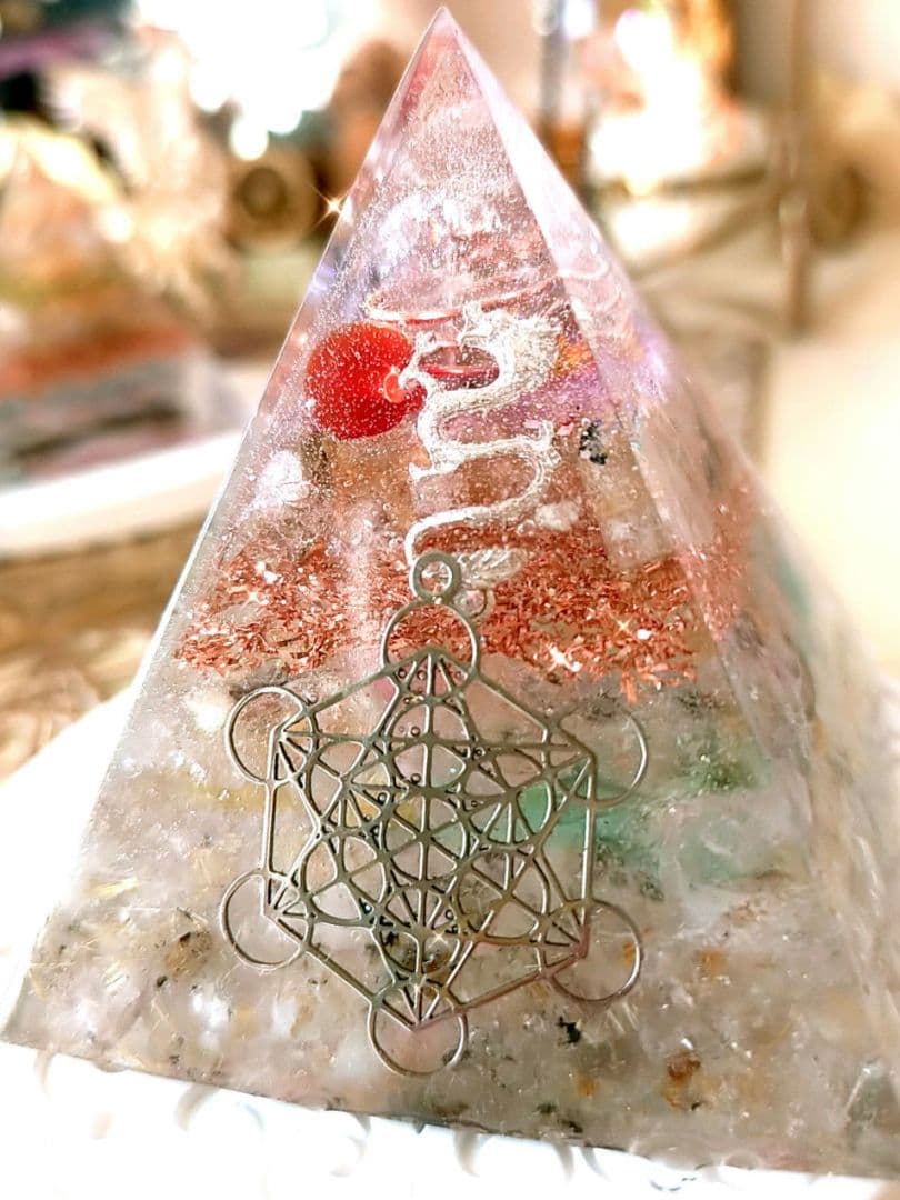 龍神　ピラミッド　オルゴナイト　成功　チャンス　幸運　浄化　メタトロン