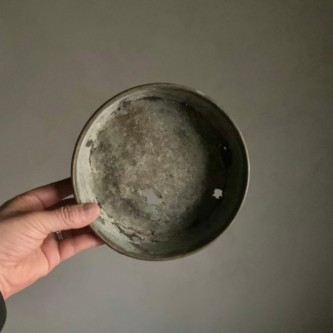 緑青のある 破れ 銅 タライ 古道具 アンティーク オブジェ 破れ銅タライ