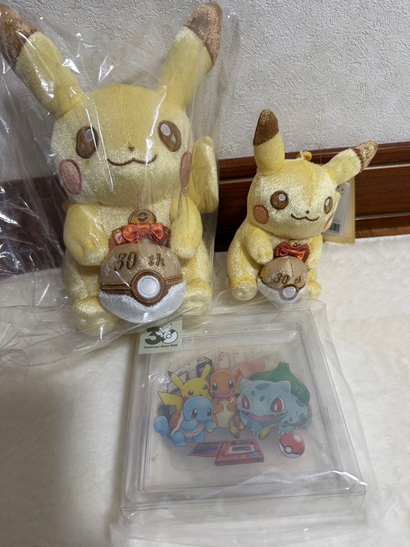 ポケモン30周年 ピカピカピカチュウぬいぐるみ マスコット アクリルセット