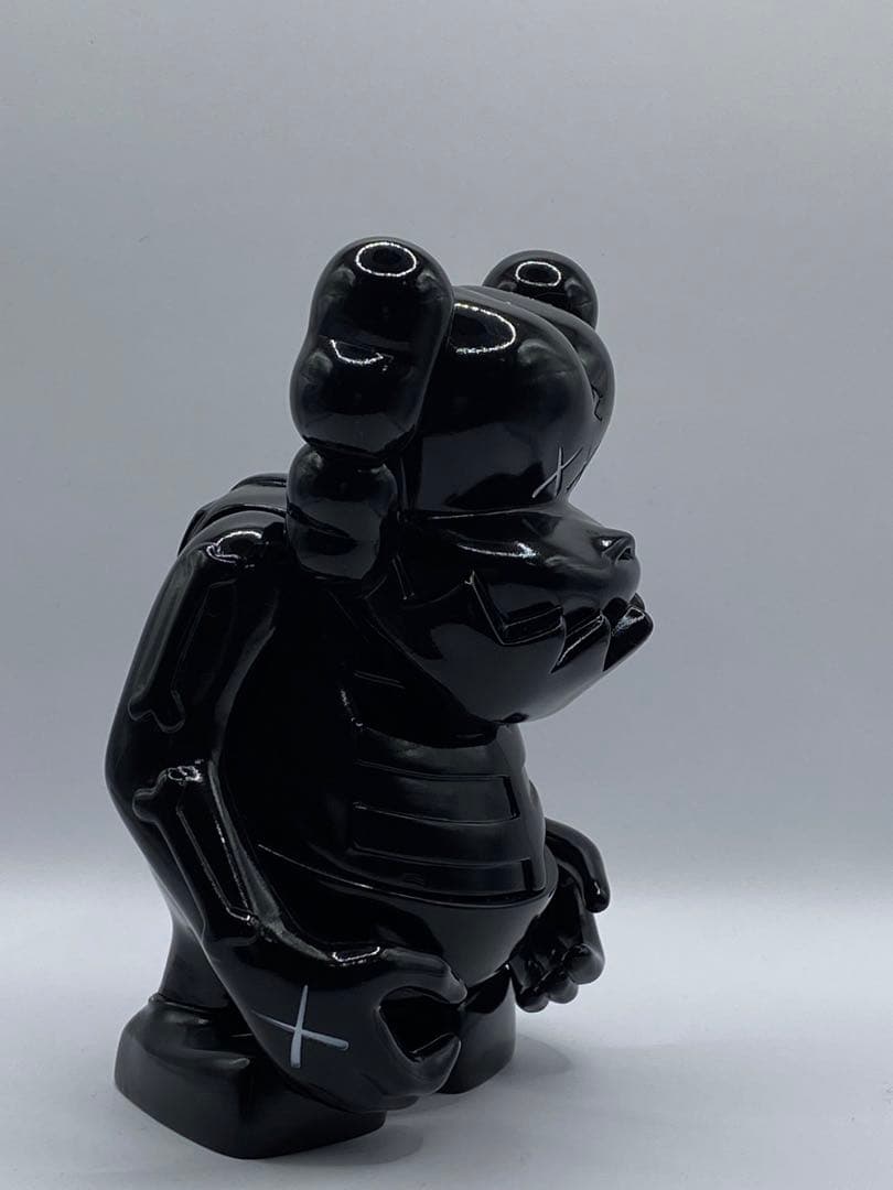 Bounty Hunter OriginalFake KAWSクン ブラック