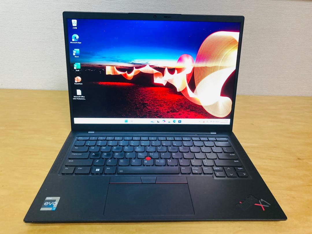 ThinkPad X1 Carbon Gen10/メモリ16GB/office付