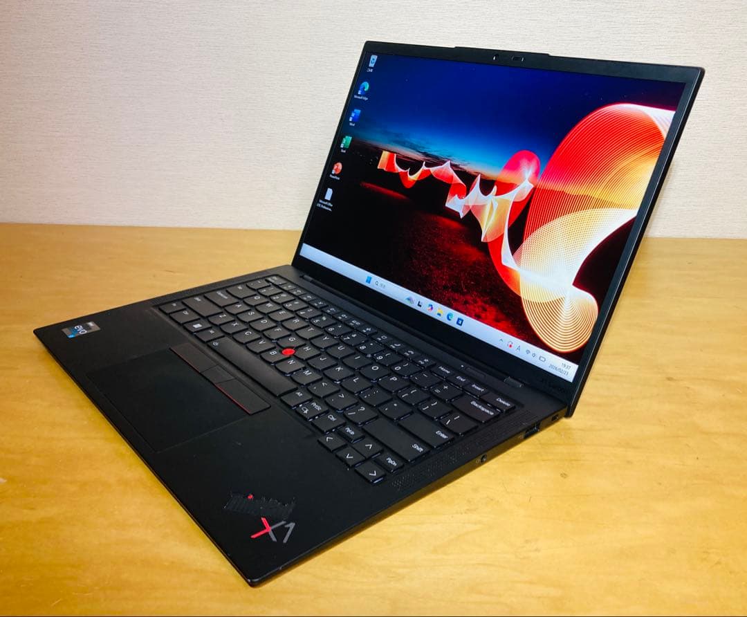ThinkPad X1 Carbon Gen10/メモリ16GB/office付