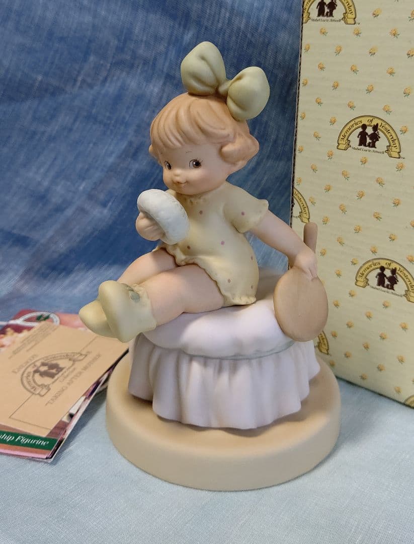 マーベル ルーシー アトウェル \" お母さんをまねて\" レア作品
