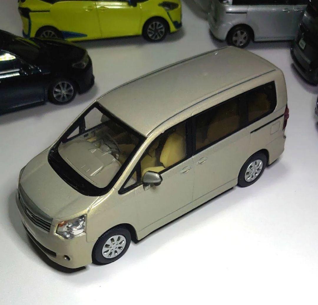 1/30 トヨタ カラーサンプル　カローラフィールダー　シエンタ　ノア　6台