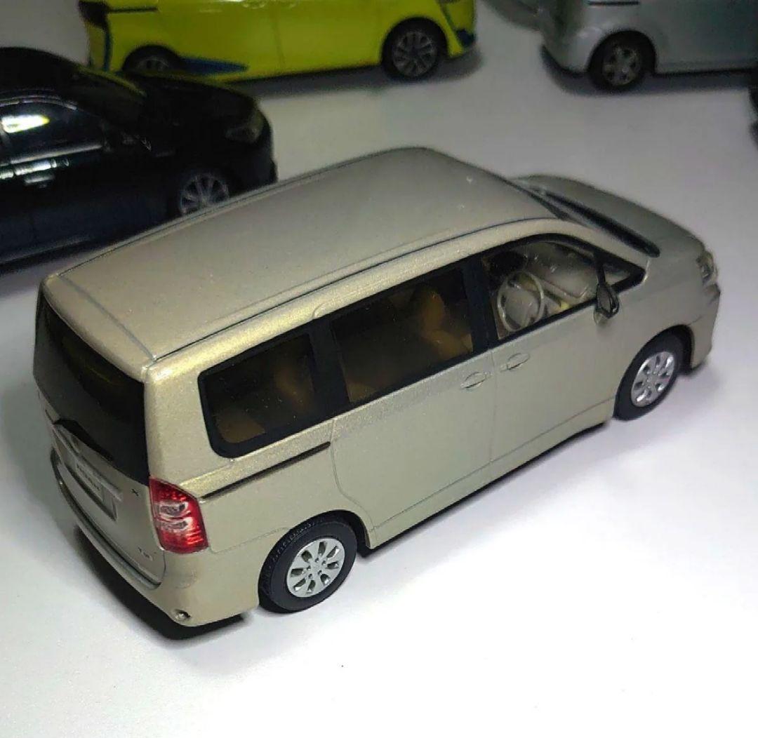 1/30 トヨタ カラーサンプル　カローラフィールダー　シエンタ　ノア　6台