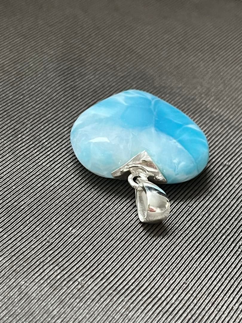 天然石☆高品質！ラリマーハート型ペンダントトップ☆ 両面全く違って素敵！