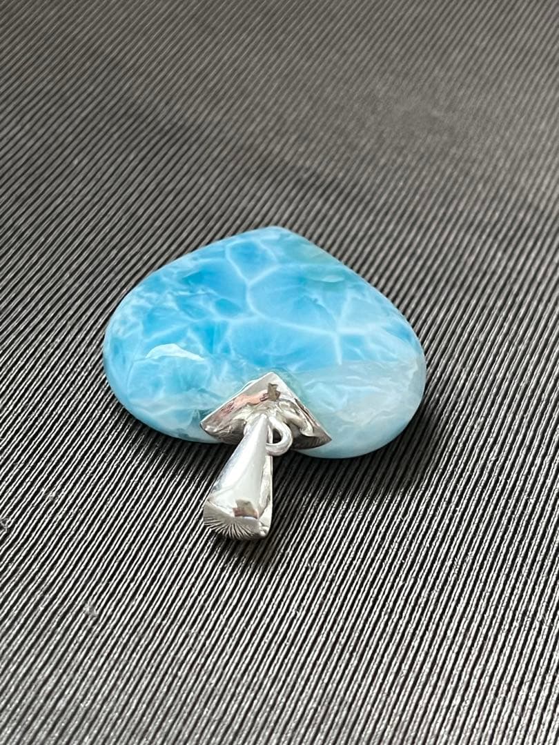 天然石☆高品質！ラリマーハート型ペンダントトップ☆ 両面全く違って素敵！