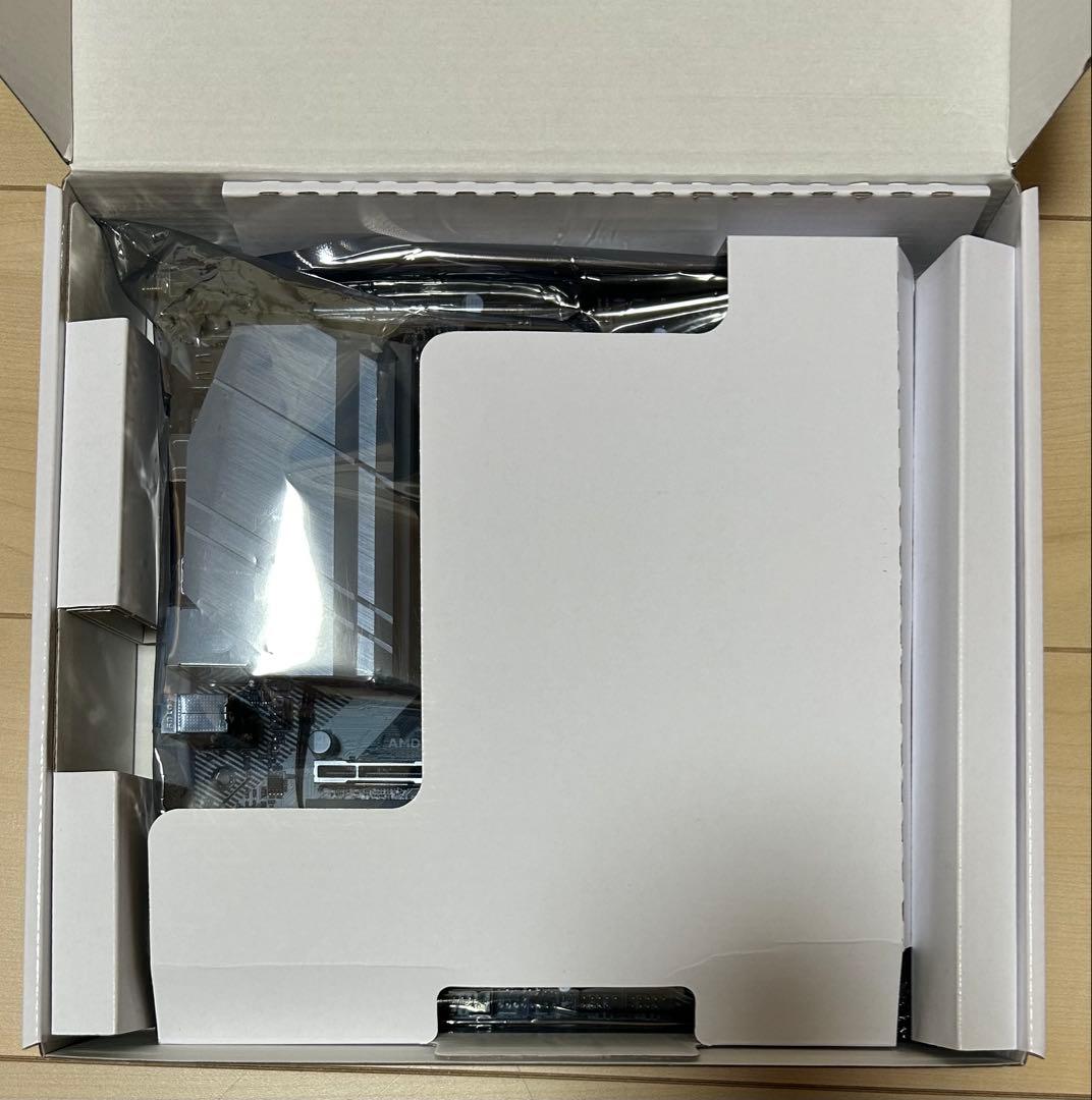 ASRock B550M WiFi マザーボード