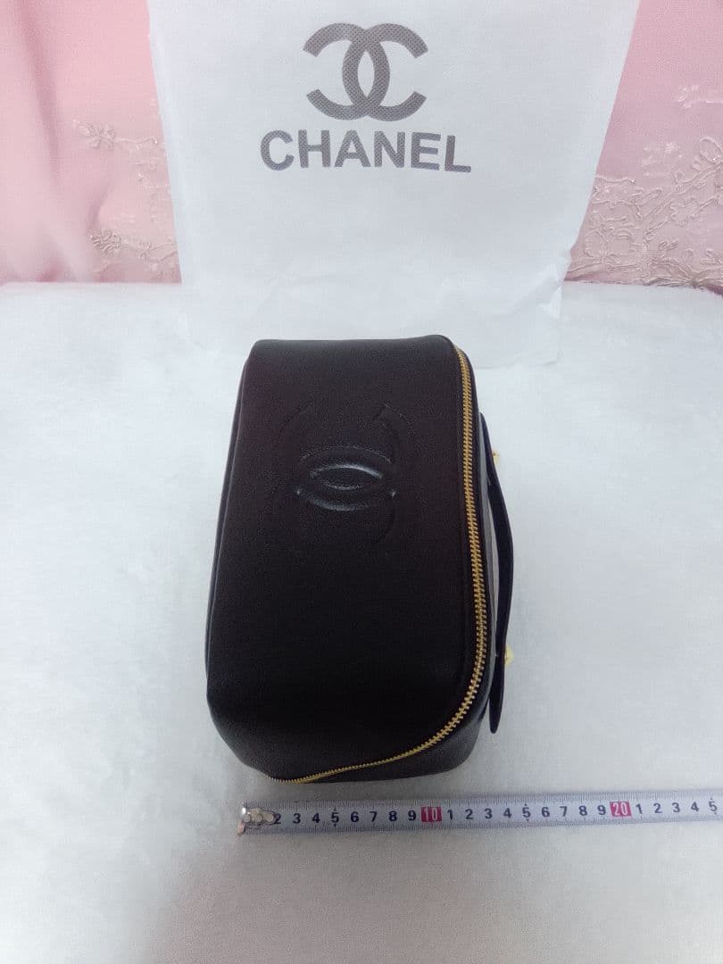 CHANEL ノベルティ ブラックレザー ポーチ