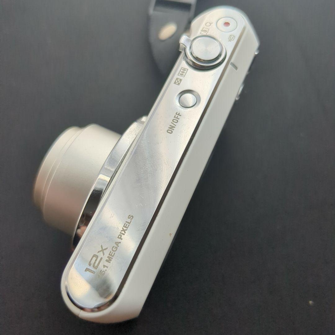 美品✨️ CASIO EXILIM EX-ZS240 デジカメ ホワイト 白