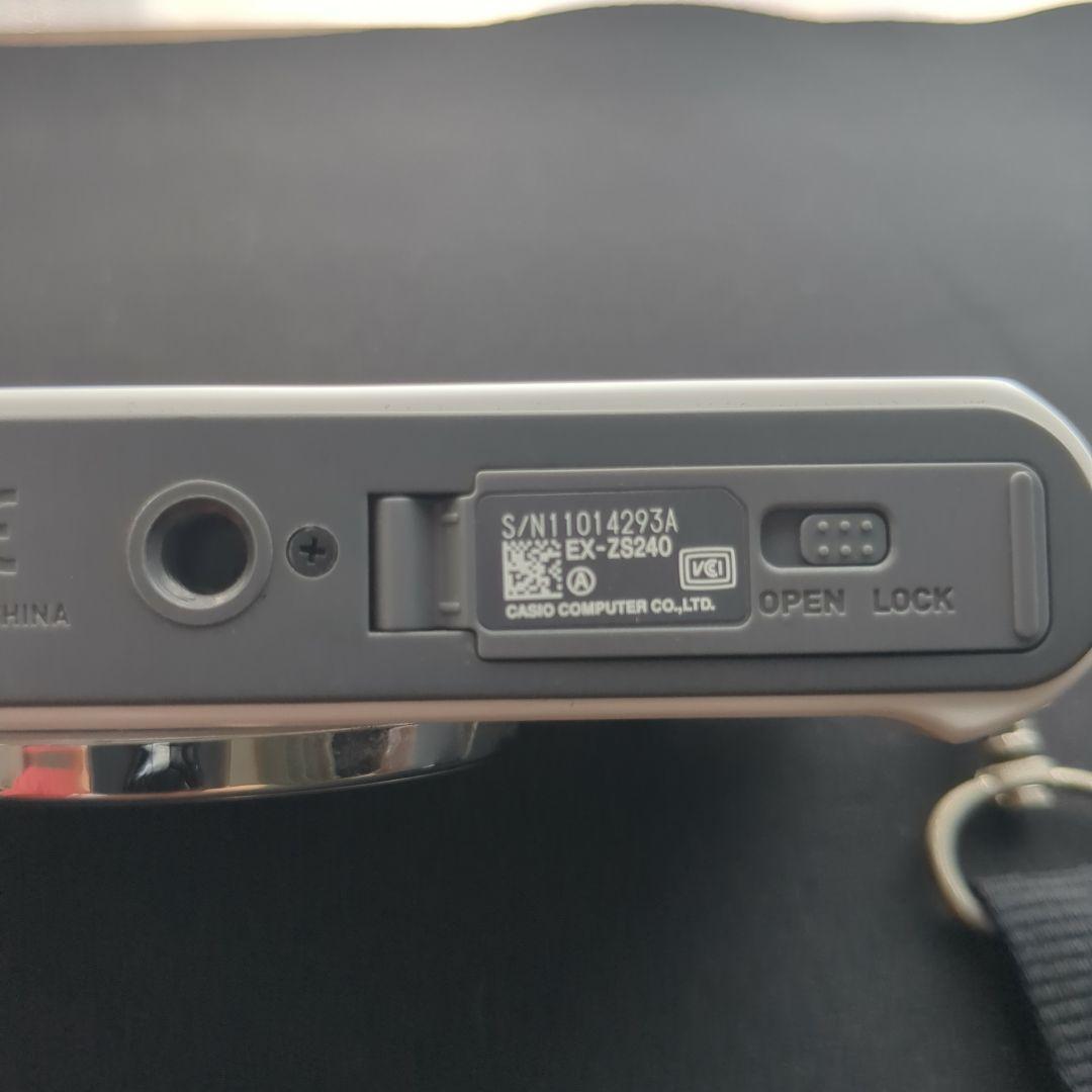 美品✨️ CASIO EXILIM EX-ZS240 デジカメ ホワイト 白