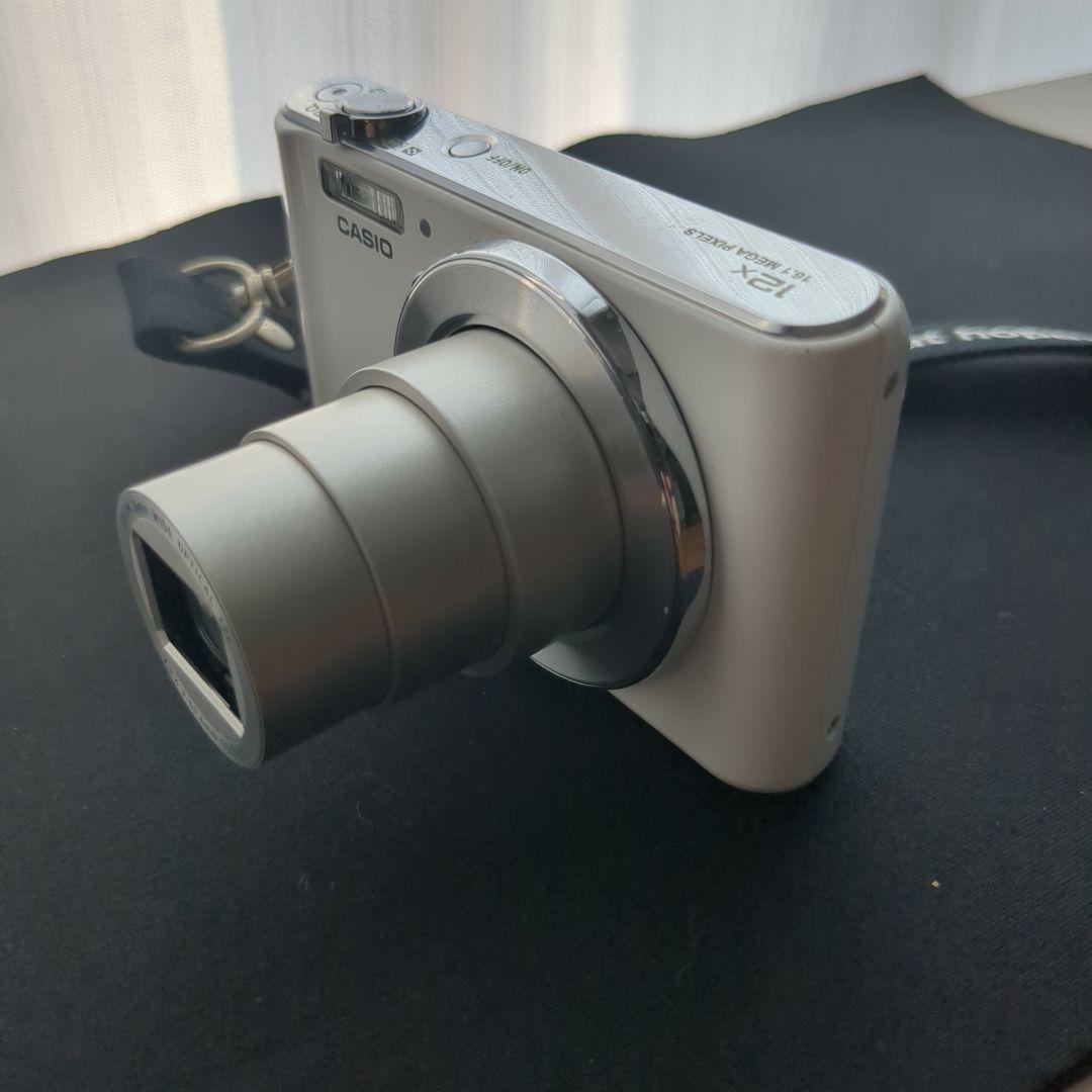 美品✨️ CASIO EXILIM EX-ZS240 デジカメ ホワイト 白