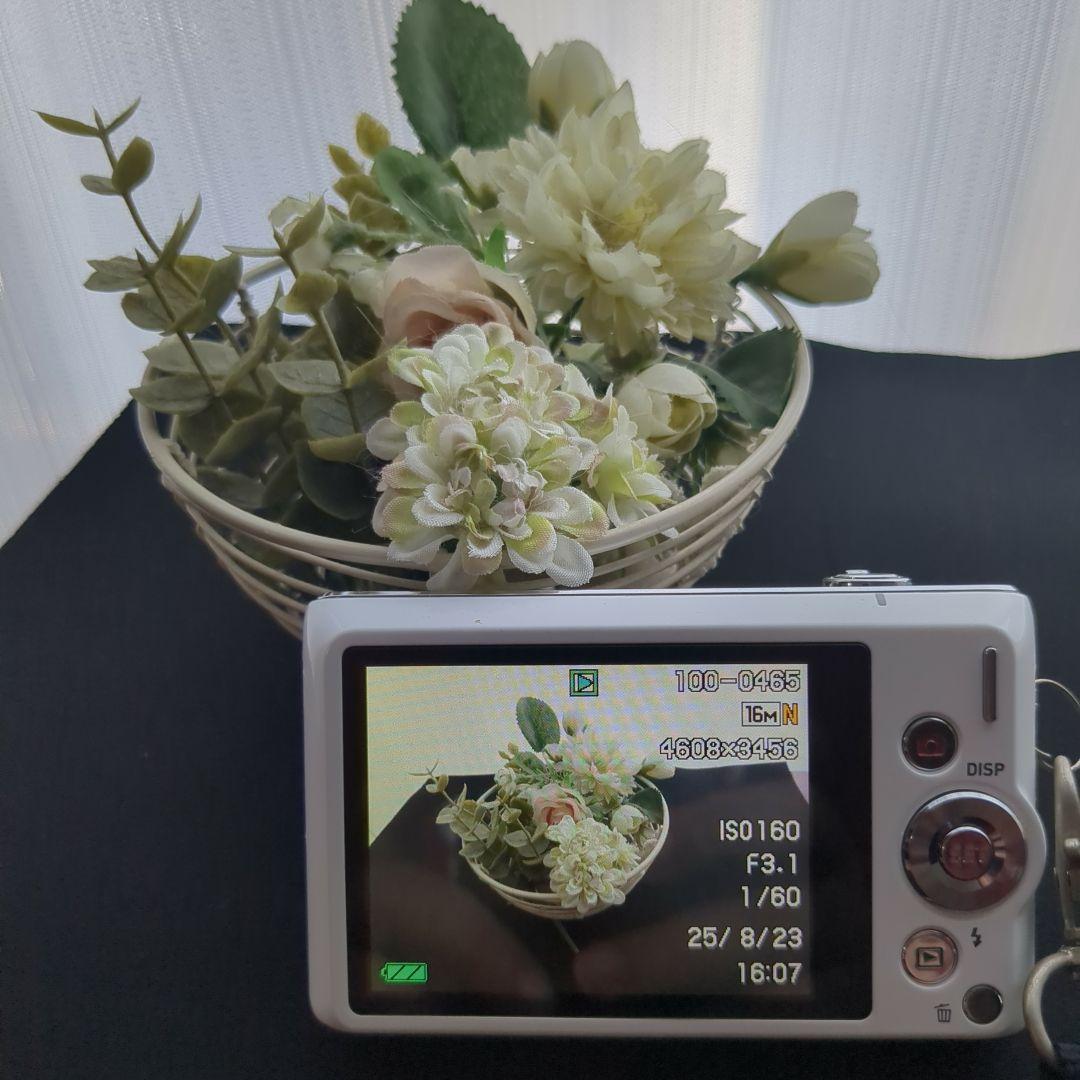美品✨️ CASIO EXILIM EX-ZS240 デジカメ ホワイト 白