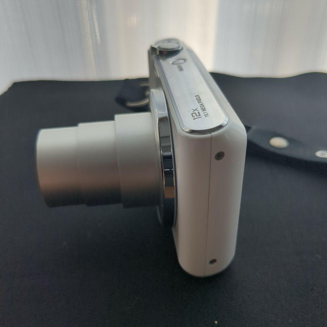 美品✨️ CASIO EXILIM EX-ZS240 デジカメ ホワイト 白