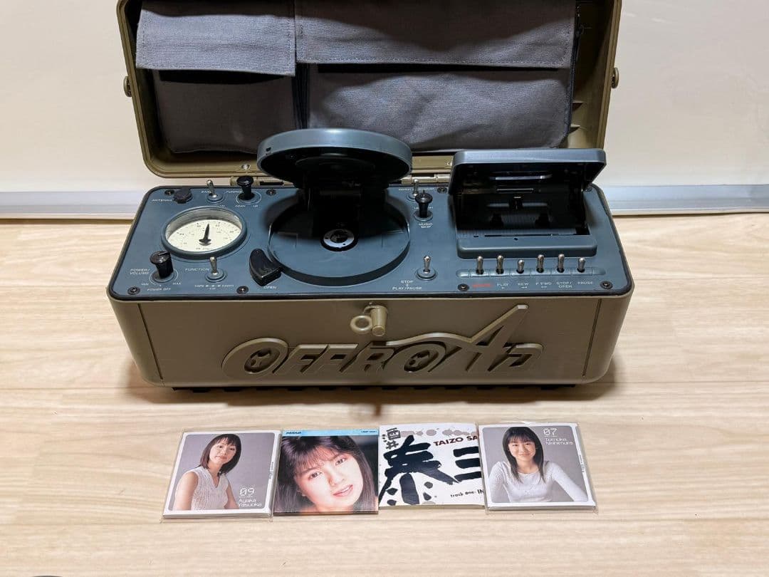 TEAC PC-D10 ミリタリー風ポータブルCDラジカセ
