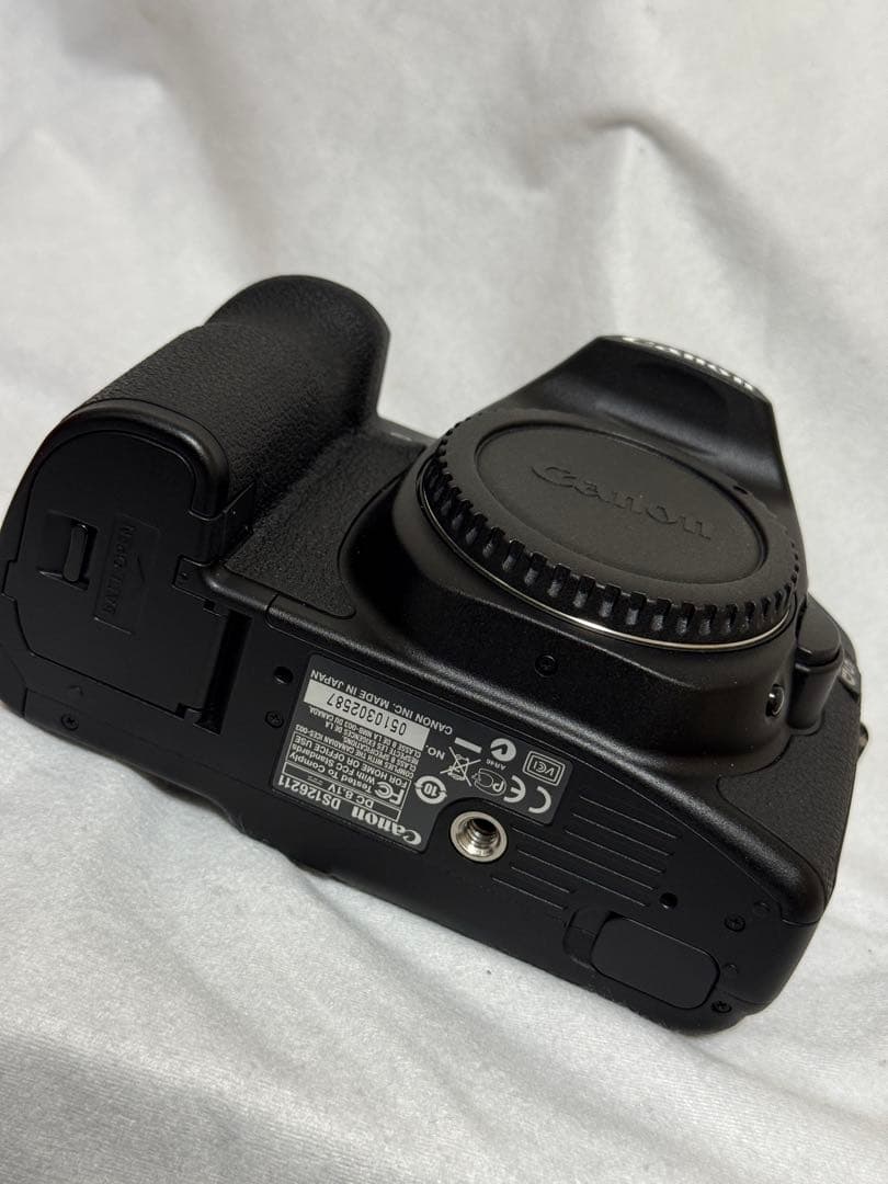 Canon EOS 50D、18-55ズーム、プロストラップ