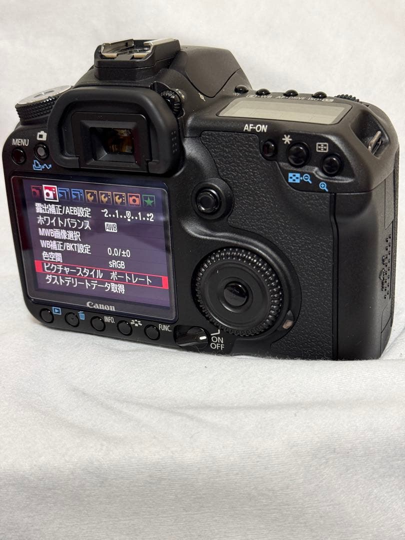 Canon EOS 50D、18-55ズーム、プロストラップ