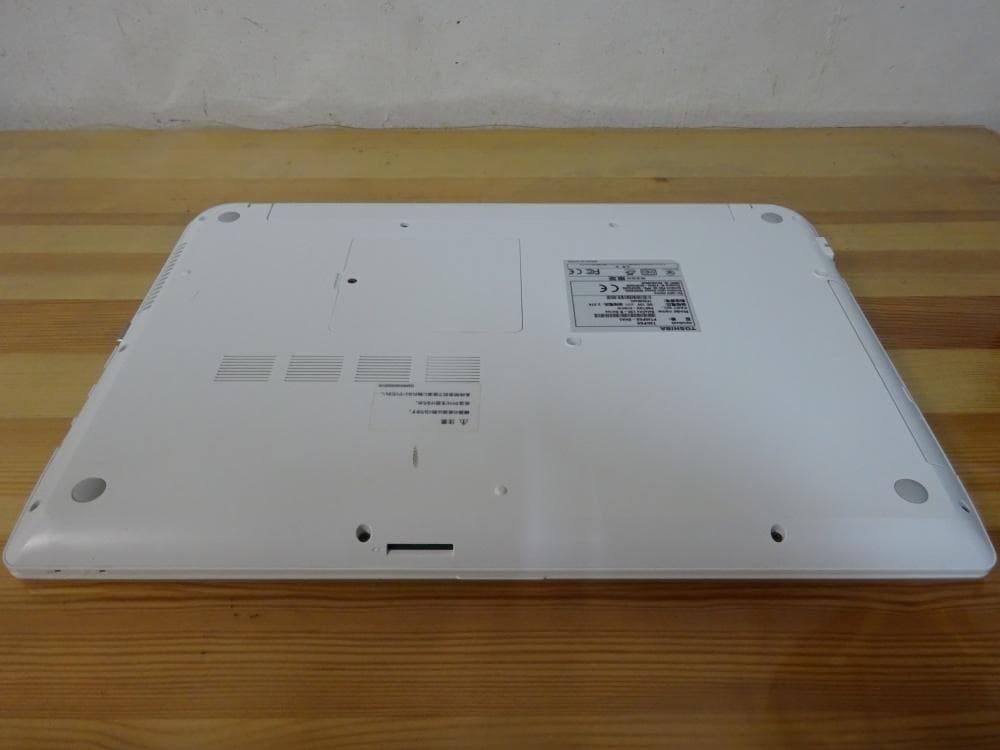 東芝ノートパソコン dynabook T45/PGS/中古美品