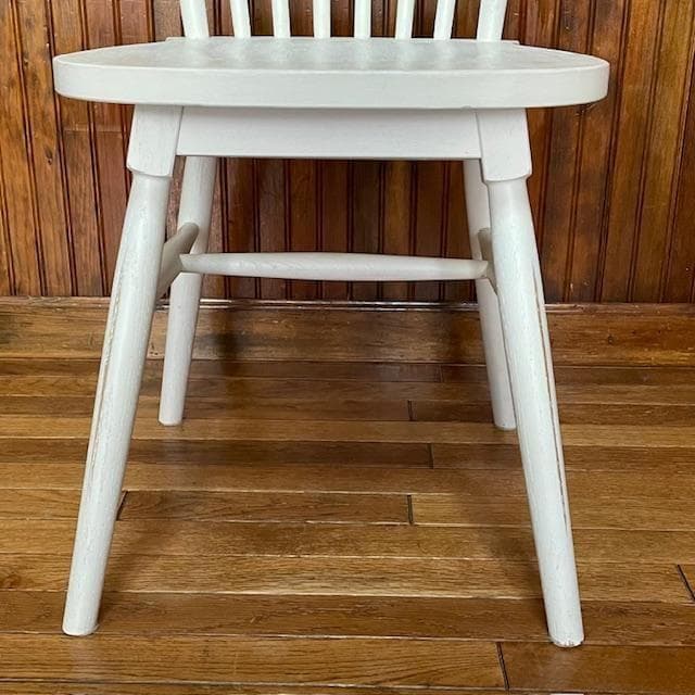 【北欧風】ホワイト木製ウィンザーチェア/スピンドルチェア ☆ インテリアの彩にも