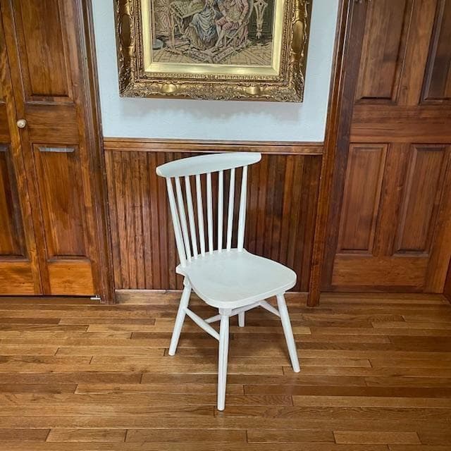 【北欧風】ホワイト木製ウィンザーチェア/スピンドルチェア ☆ インテリアの彩にも